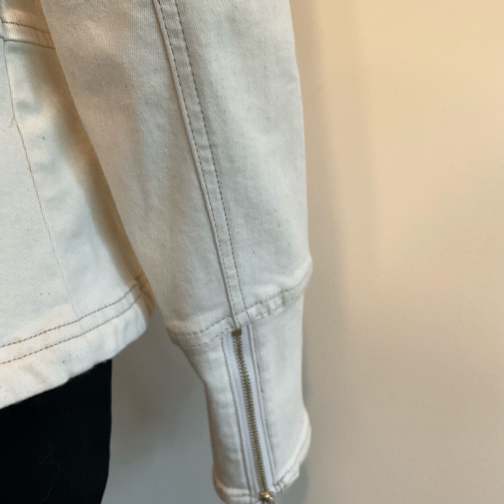 White House Black Market Stretch Denim Moto Jacket~Size 6~Parchment~NWOT - Picture 7 of 8